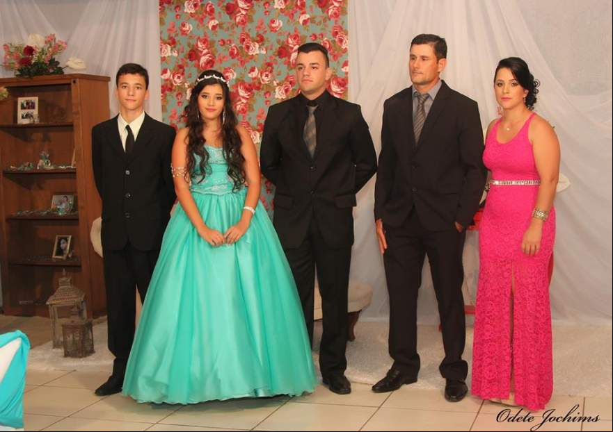 Gabriela com familiares (Crédito: Odete Jochims)