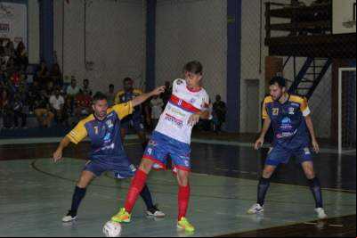 Atlético vence a primeira no Estadual