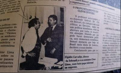 Recorte de jornal que mostra Elpídio com o então Ministro de Agricultura do Governo Médici, Cirne Lima (Foto: Acervo pessoal)