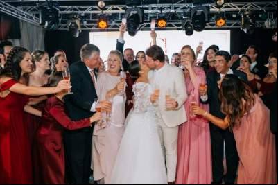 Um casamento de conto de fadas em meio à natureza