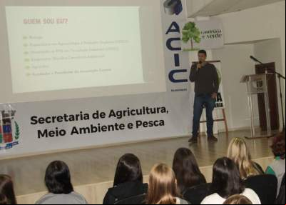 Palestra na ACIC apresenta projeto de Jardins Agroecológicos